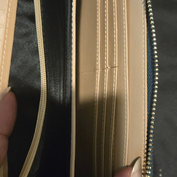 Women's Vegan Leather Clutch Wallet with Zip, Hand Strap, Large Capacity - Picture 8 of 9